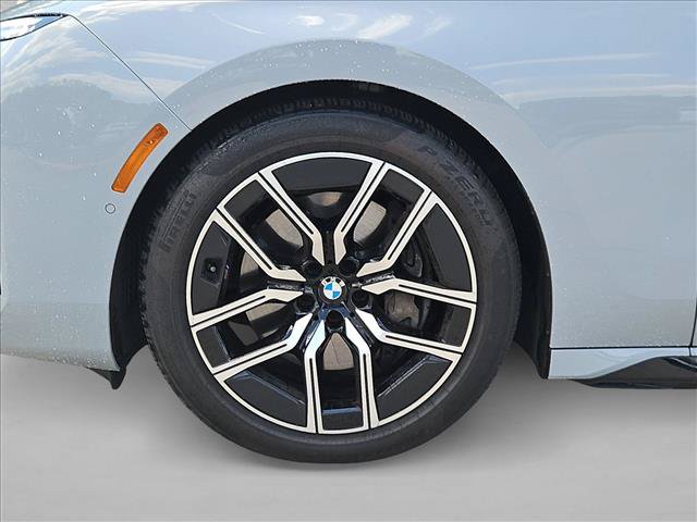 Used 2024 BMW 740i xDrive AWD/4WD image 21