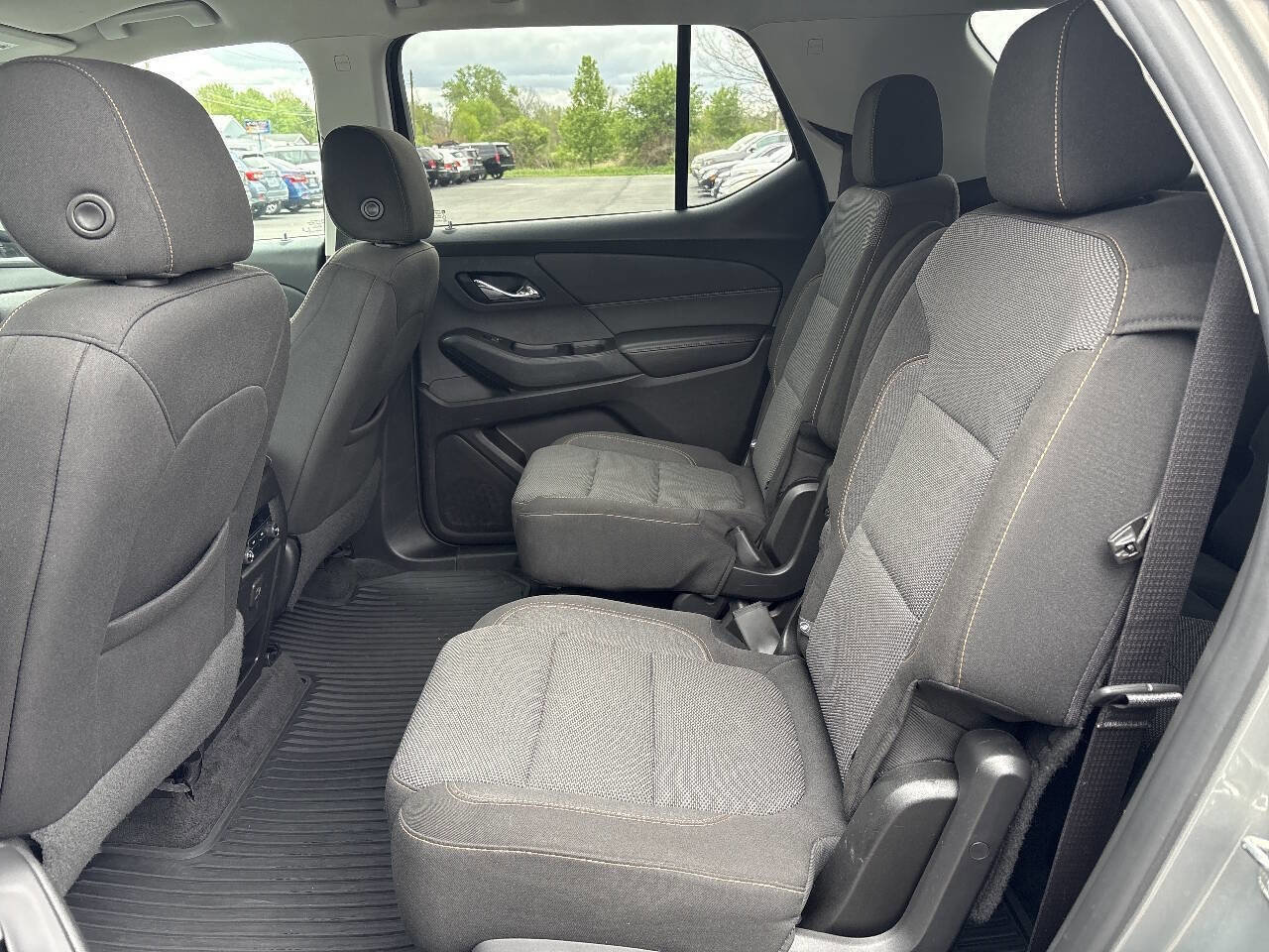 Used 2019 Chevrolet Traverse LT FWD image 18