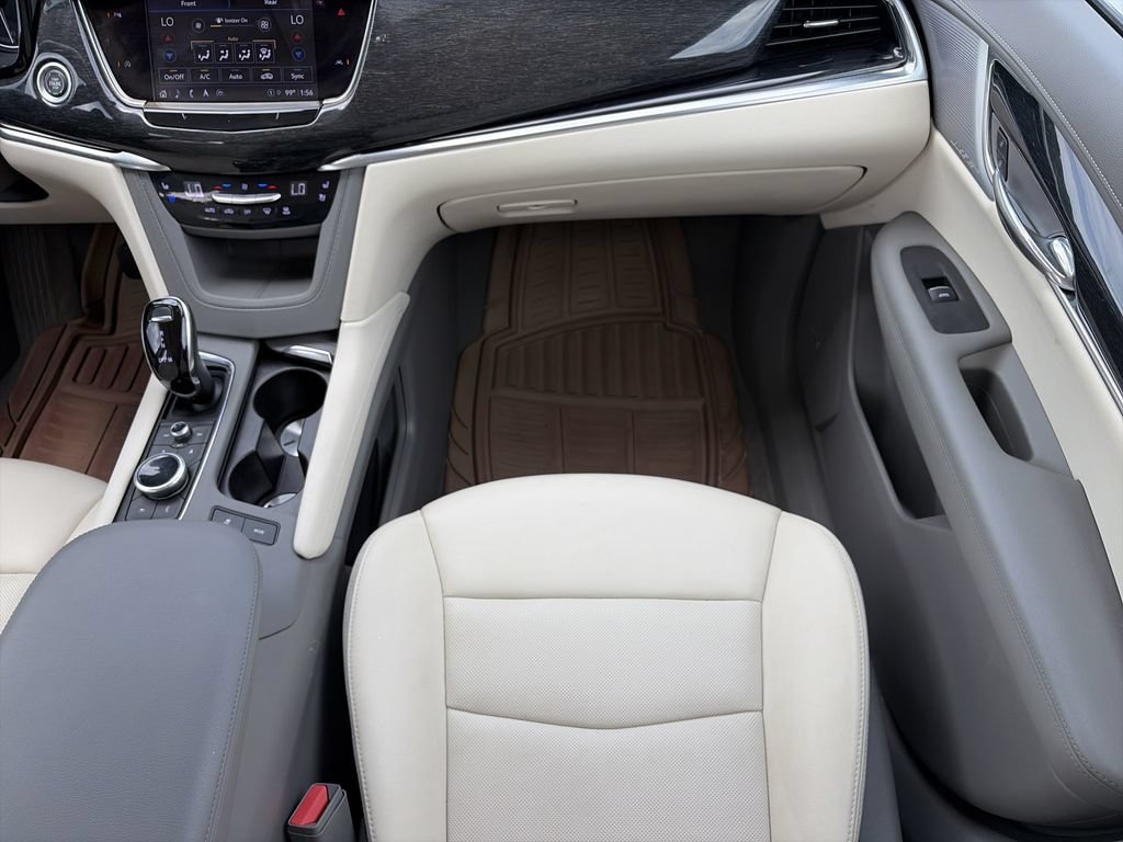 Used 2023 Cadillac XT6 Premium Luxury FWD image 16