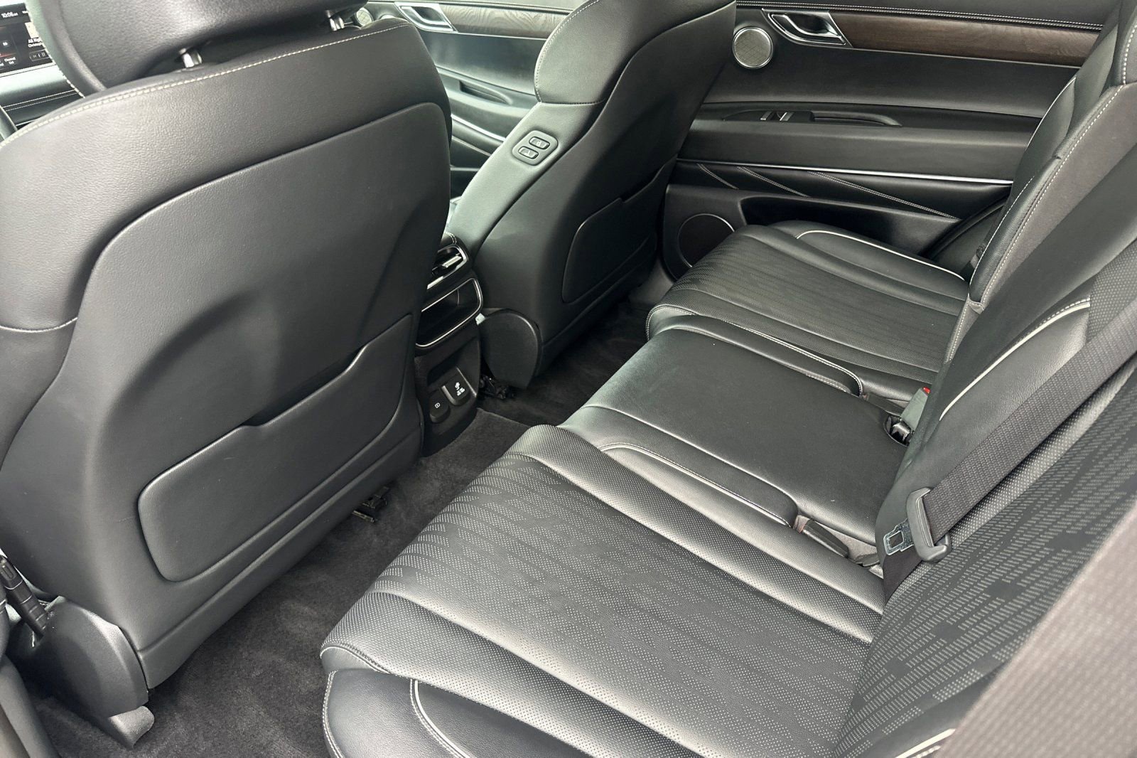 Used 2021 Genesis GV80 2.5T w/ Advanced Package 02 image 13