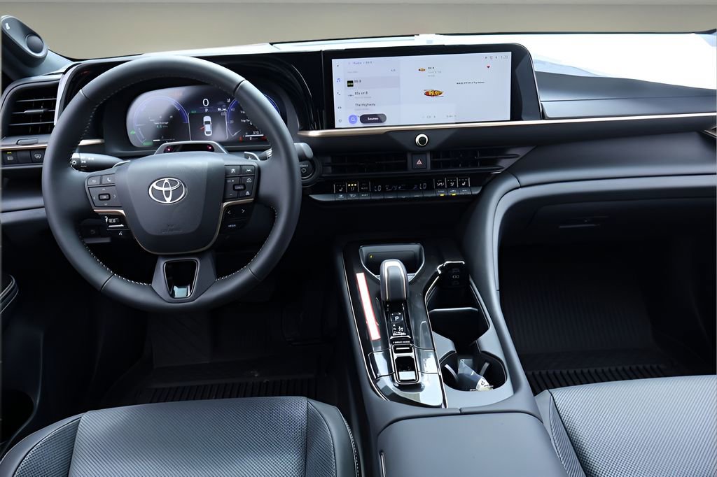 New 2026 Toyota Crown Platinum image 12