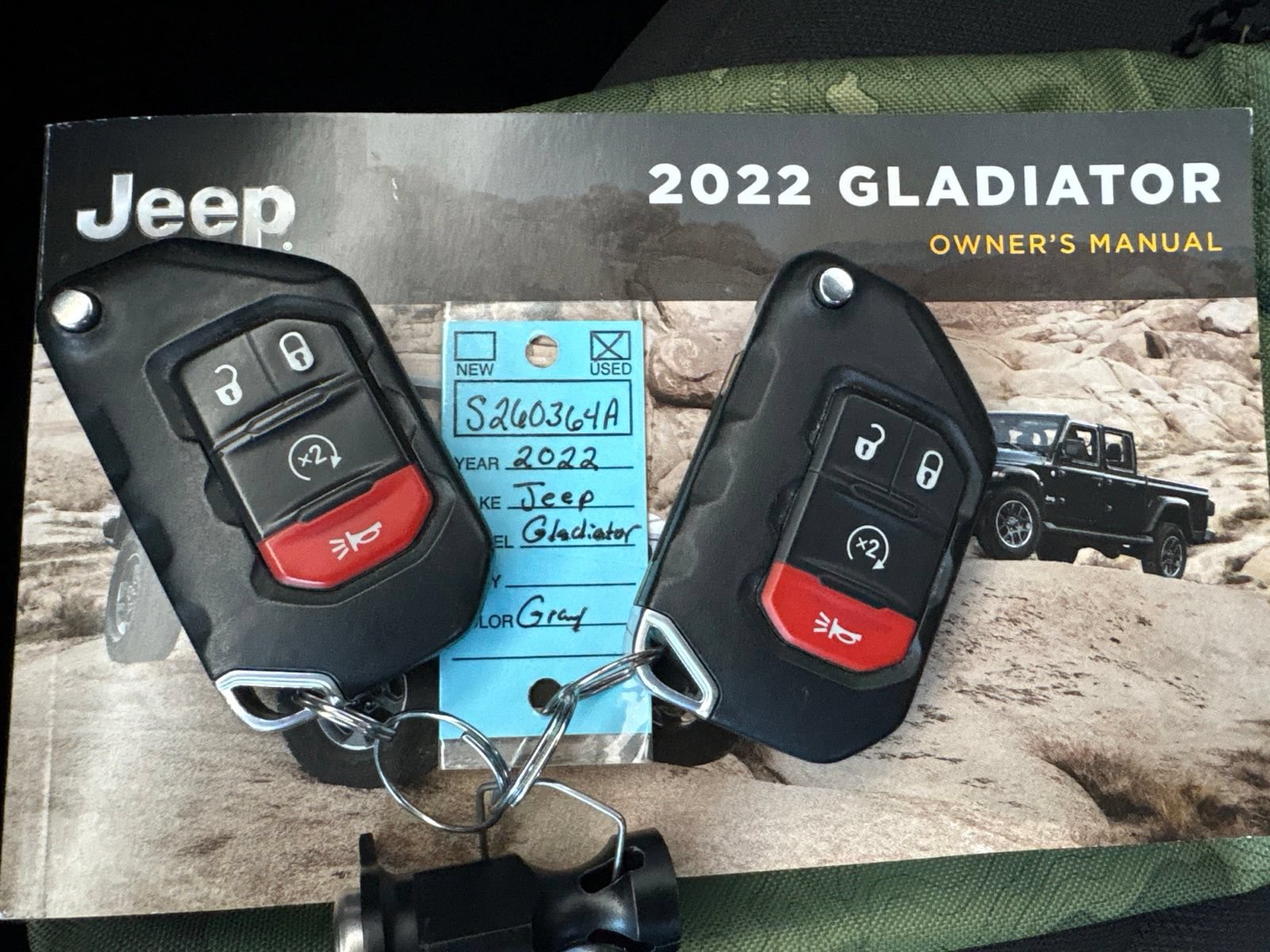 Used 2022 Jeep Gladiator Sport AWD/4WD image 32