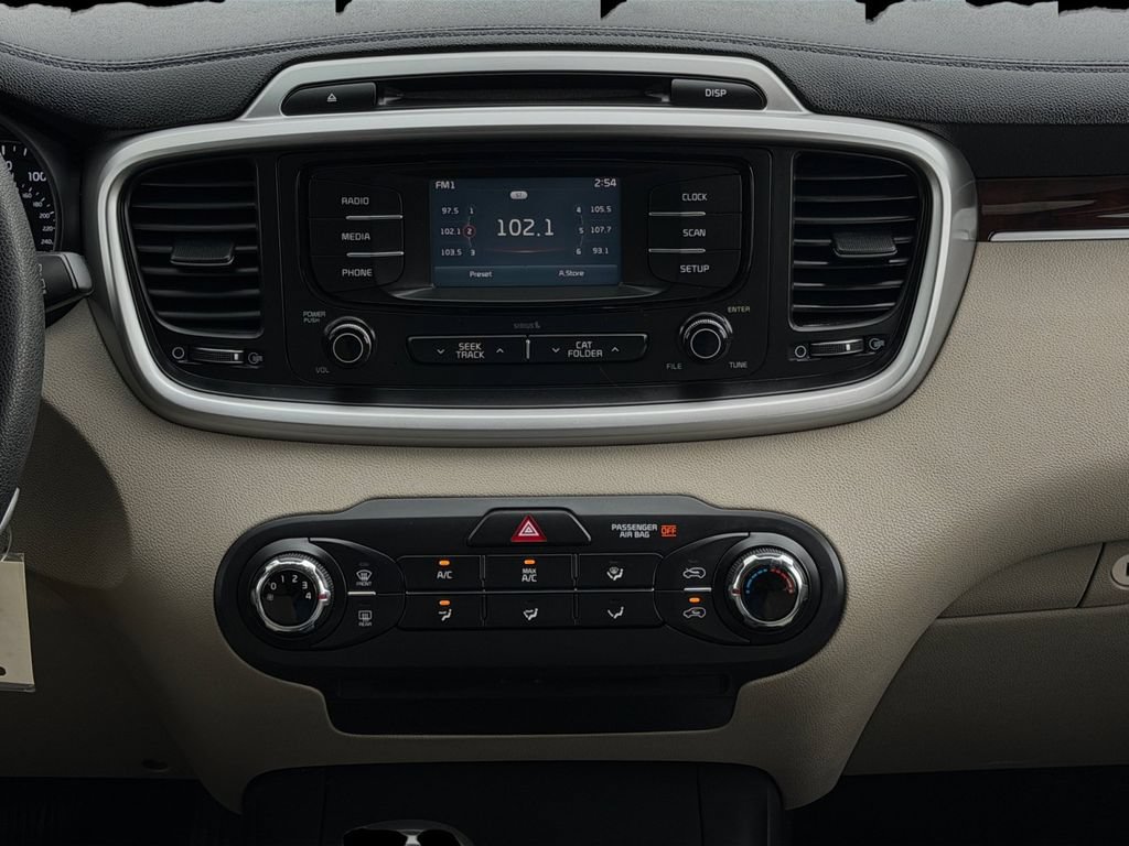Used 2016 Kia Sorento FWD image 17