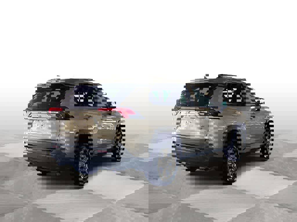 Used 2022 Toyota RAV4 XLE w/ Convenience Package image 8