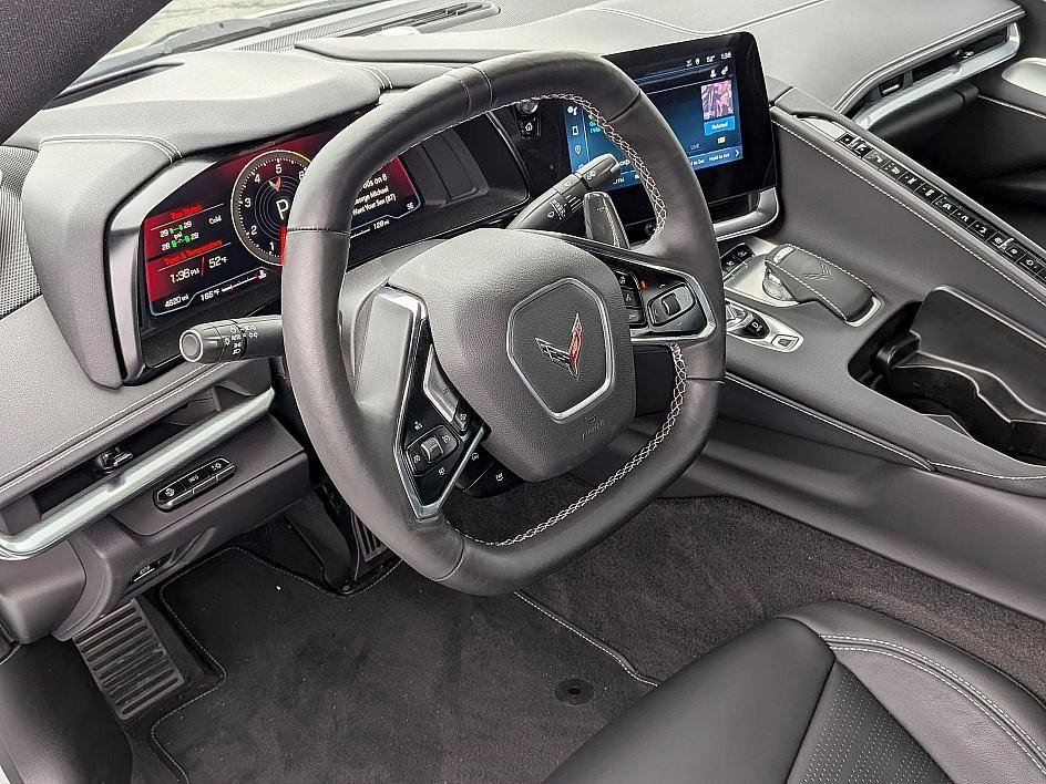 Used 2024 Chevrolet Corvette Stingray Preferred Conv w/ 2LT image 16