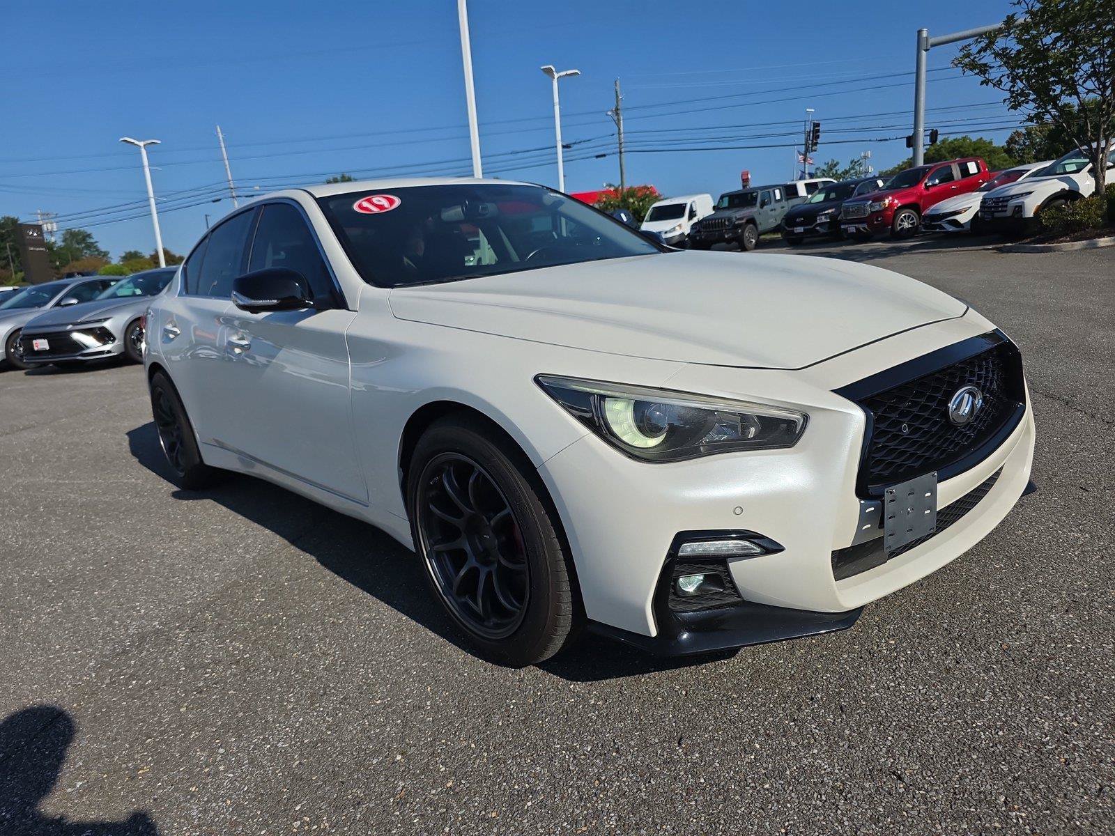Used 2017 INFINITI Q50 Red Sport 400 AWD/4WD image 9