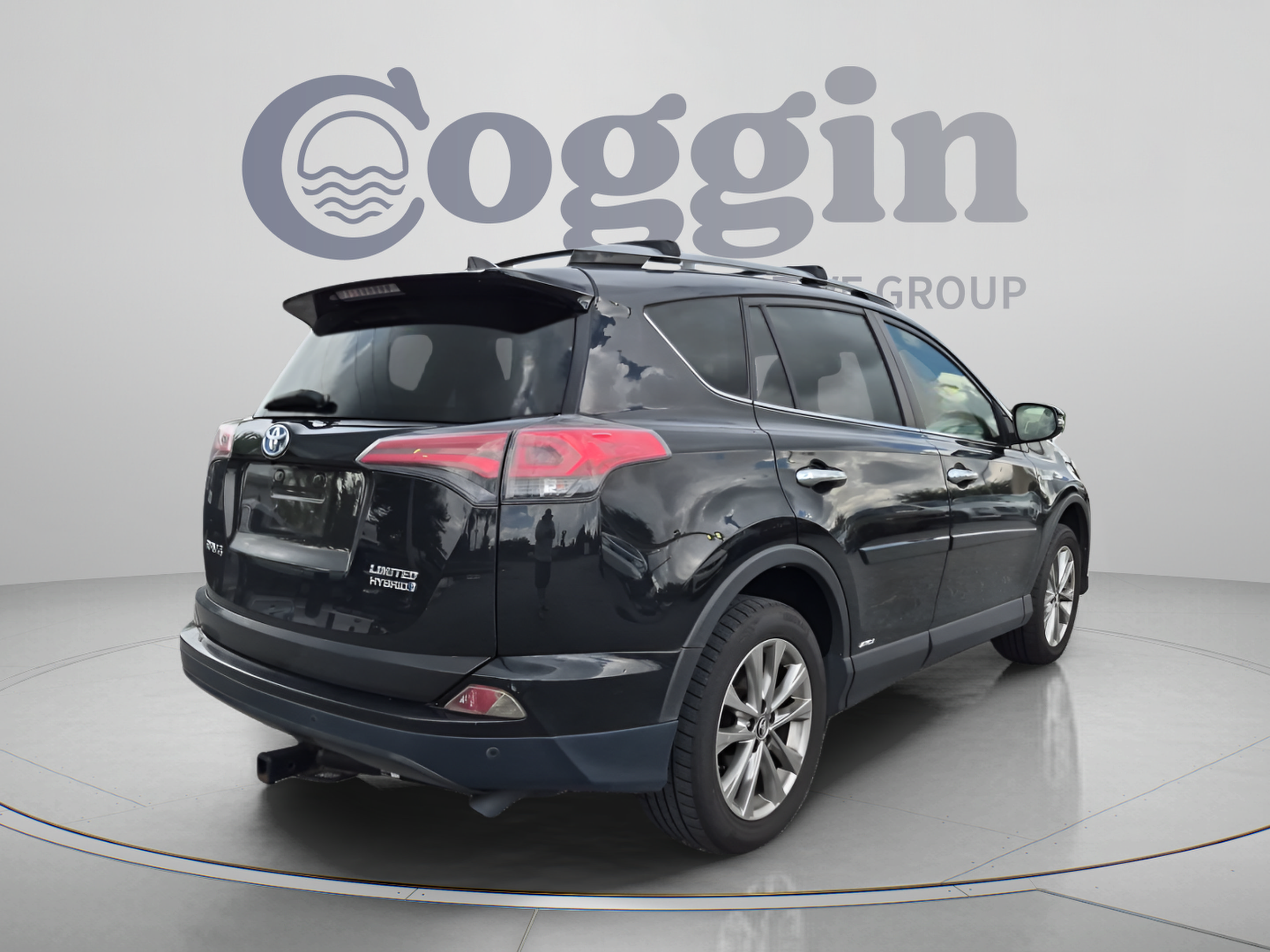 Used 2017 Toyota RAV4 Limited w/ Advanced Technology Package AWD/4WD image 5
