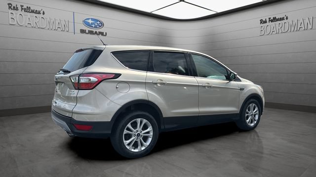 Used 2017 Ford Escape SE w/ SE Cold Weather Package FWD image 4