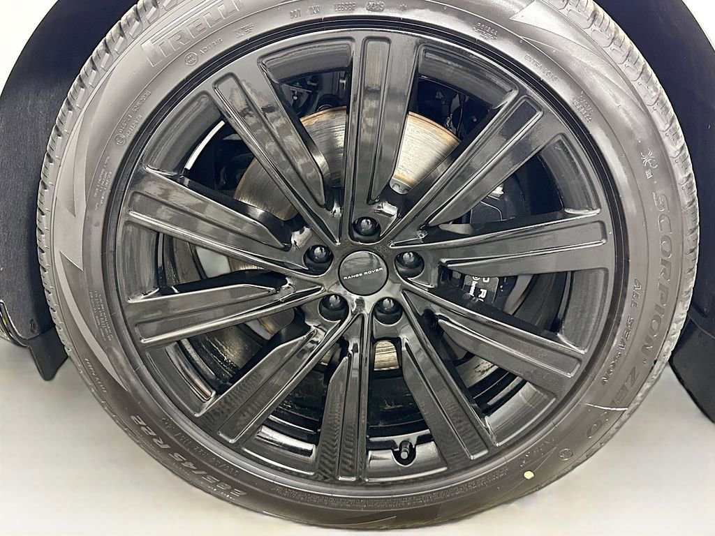 New 2026 Land Rover Range Rover Long Wheelbase SE image 29