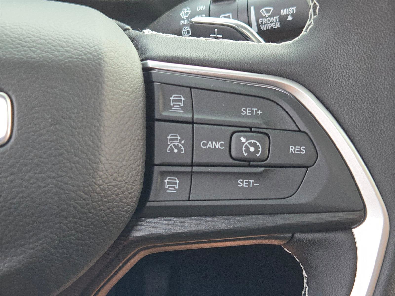 New 2025 Jeep Grand Cherokee L Laredo w/ Luxury Tech Group I image 35