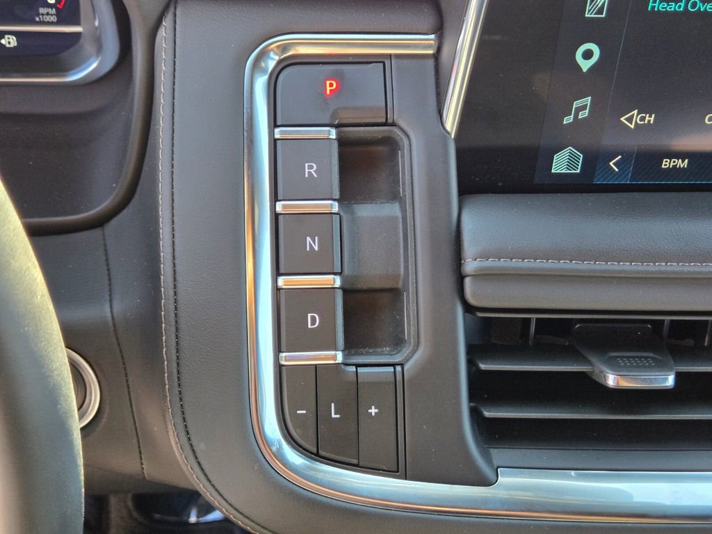 Used 2024 Chevrolet Tahoe High Country AWD/4WD image 23