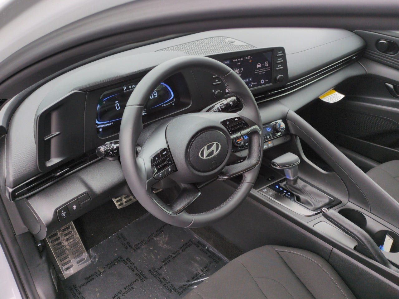 Used 2025 Hyundai Elantra Sport FWD image 15
