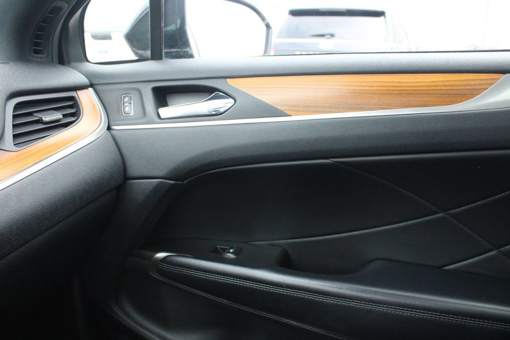 Used 2019 Lincoln MKC Reserve w/ MKC Climate Package AWD/4WD image 21