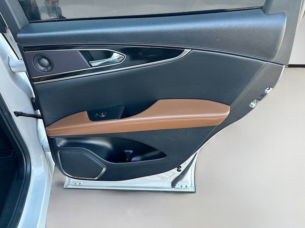 Used 2022 Lincoln Nautilus Reserve w/ Luxury Package image 29