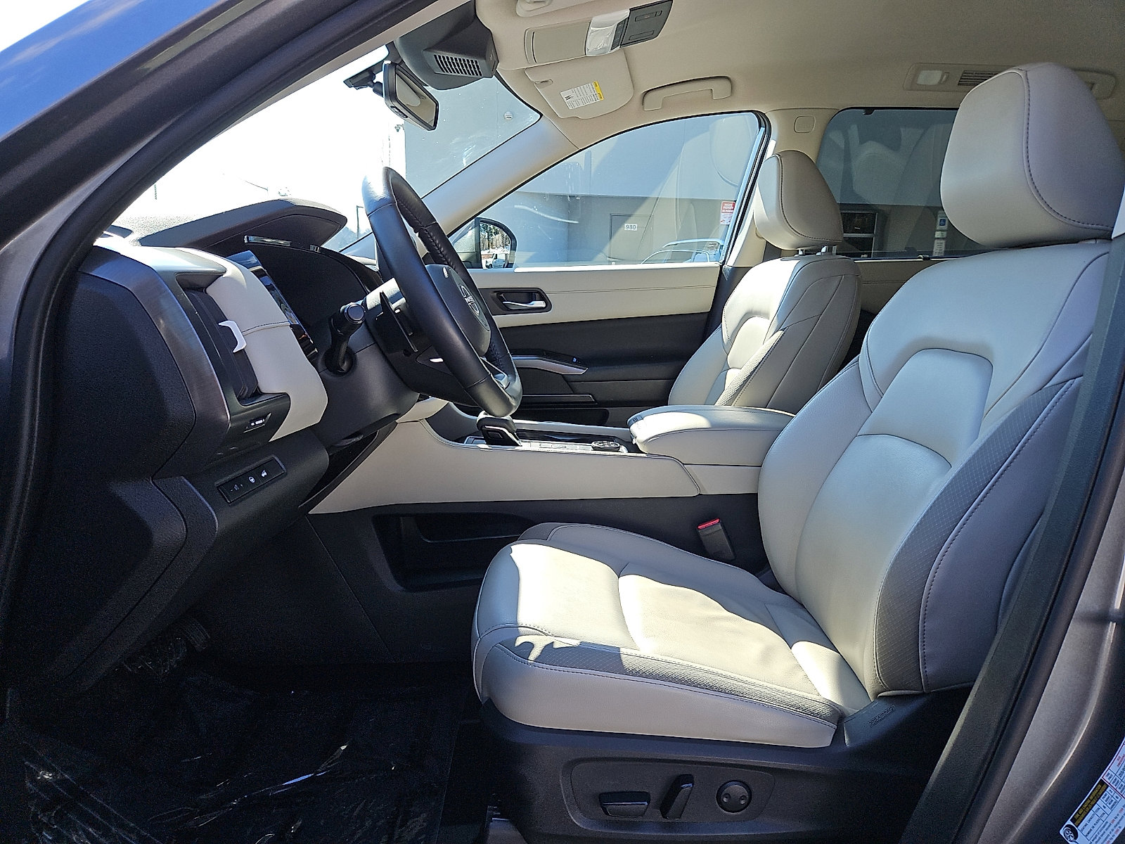 Certified 2023 Nissan Pathfinder SL image 13