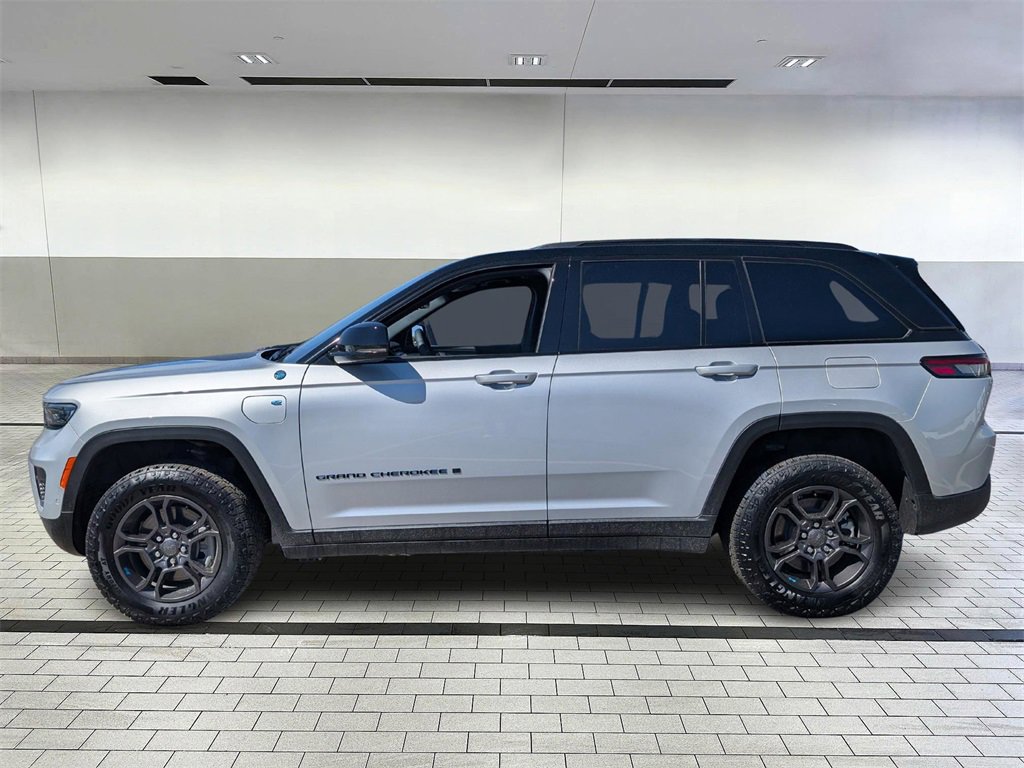 Used 2024 Jeep Grand Cherokee Trailhawk w/ Advanced Protech Group II image 2