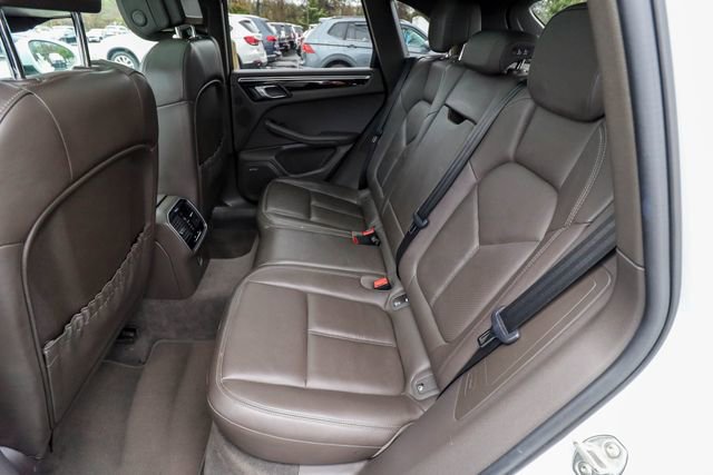 Used 2018 Porsche Macan Base image 32