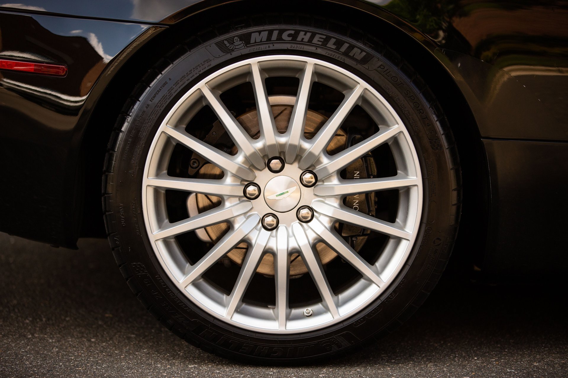Used 2007 Aston Martin DB9 Volante RWD image 31