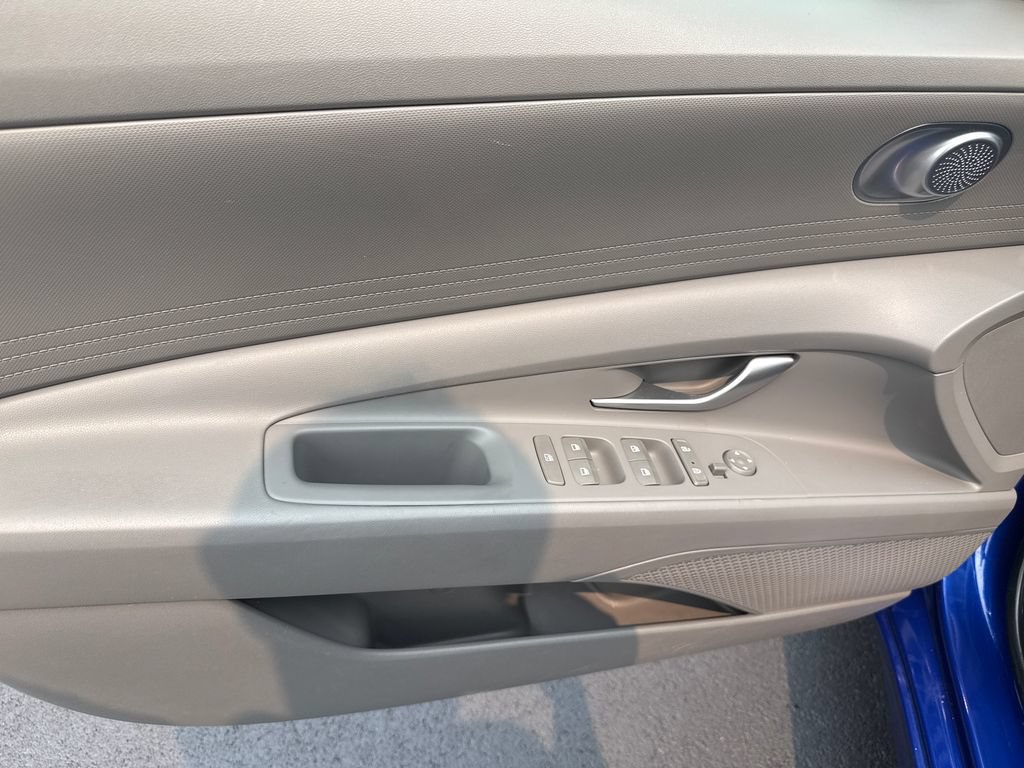 Certified 2023 Hyundai Elantra SEL FWD image 9