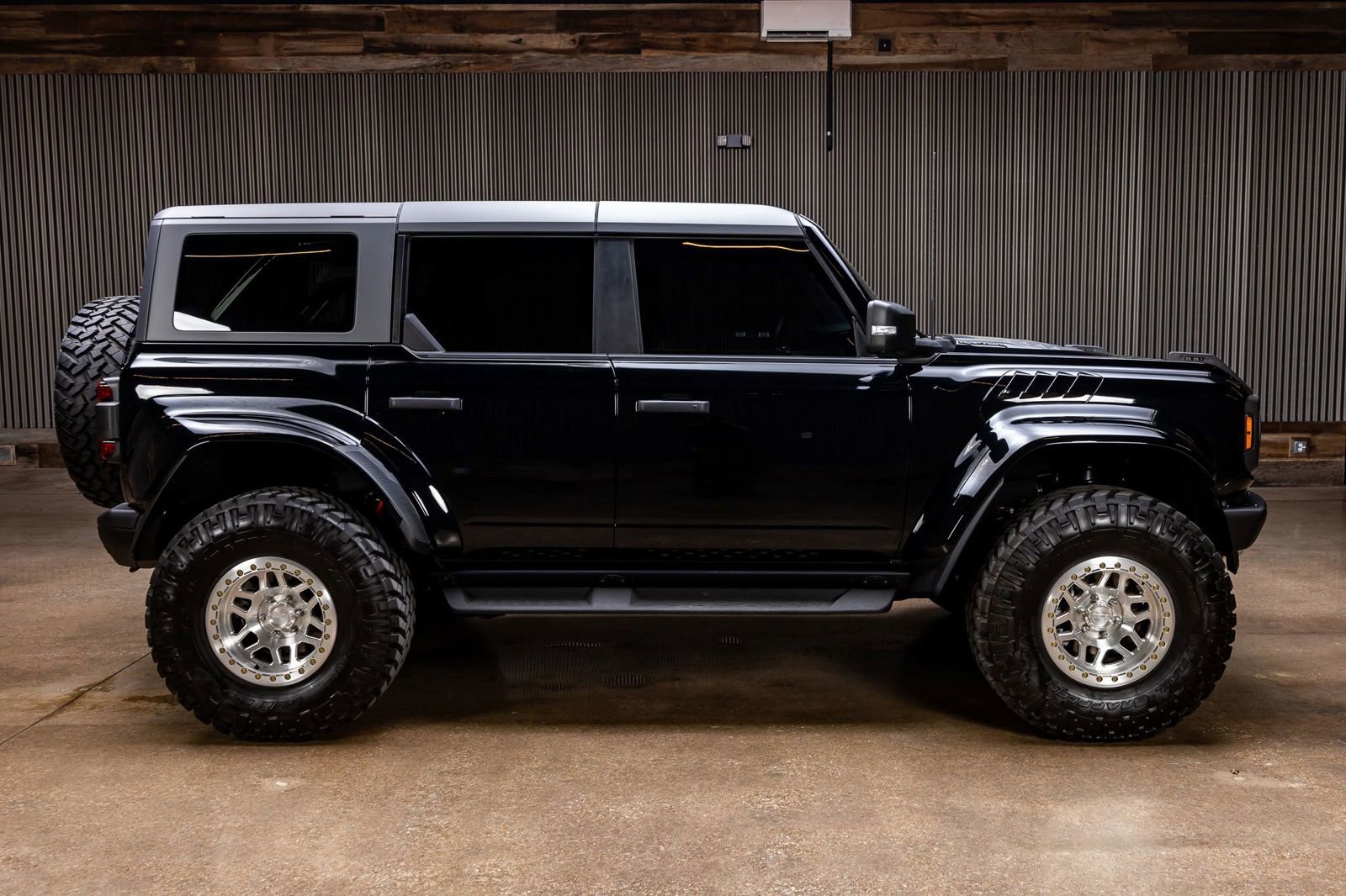 Used 2024 Ford Bronco Raptor w/ Interior Carbon Fiber Pack 6 image 10