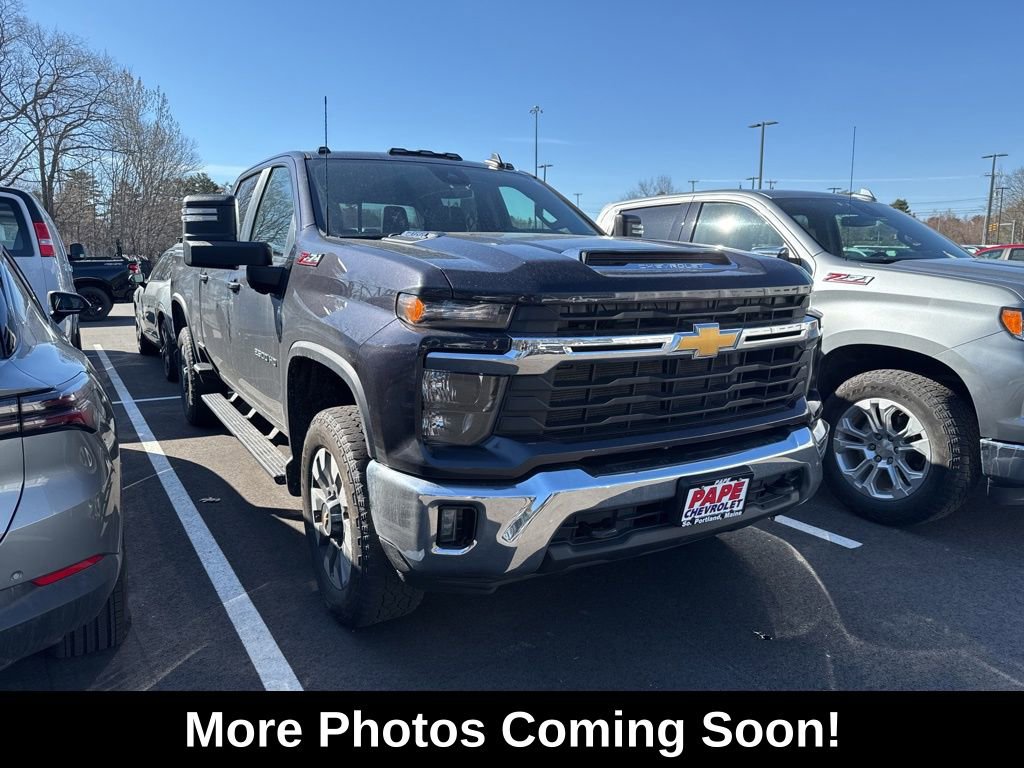 Used 2024 Chevrolet Silverado 2500 LT AWD/4WD image 2