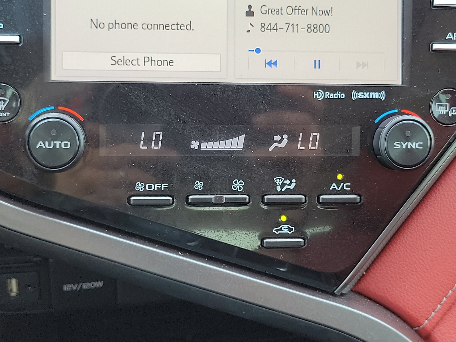 Used 2019 Toyota Camry XSE FWD image 15