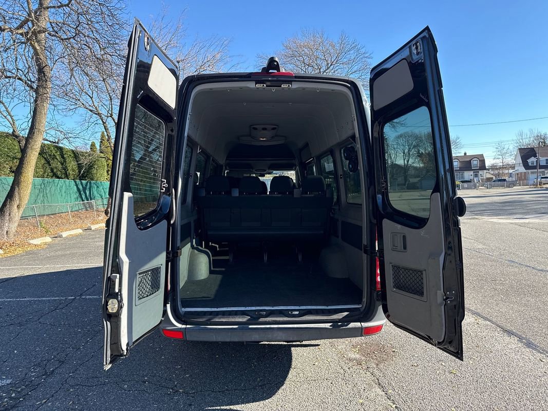 Used 2016 Mercedes-Benz Sprinter 2500 image 23