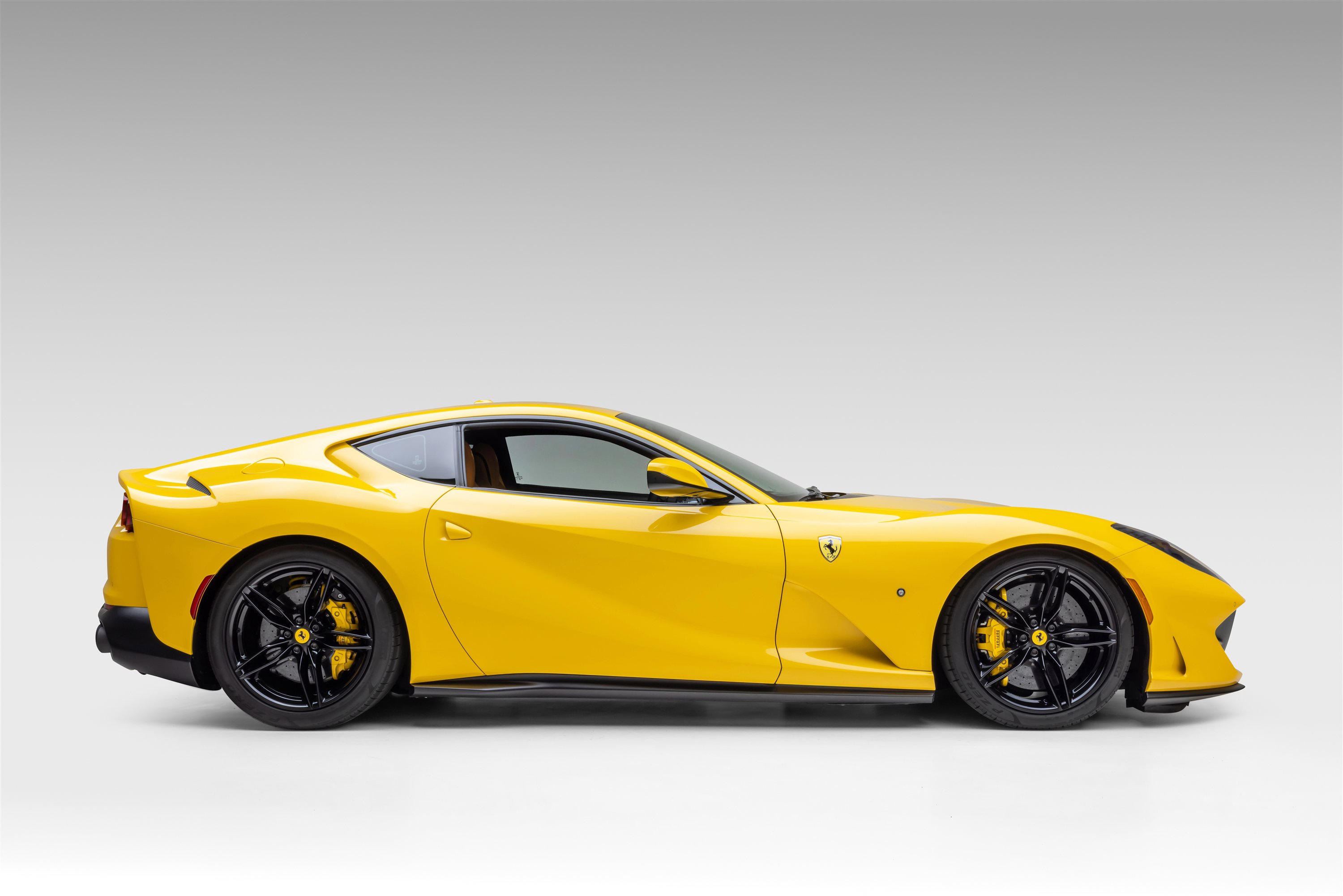 Used 2019 Ferrari 812 Superfast image 10