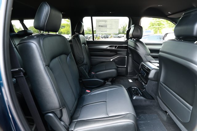 New 2026 Jeep Grand Wagoneer L Limited AWD/4WD image 31