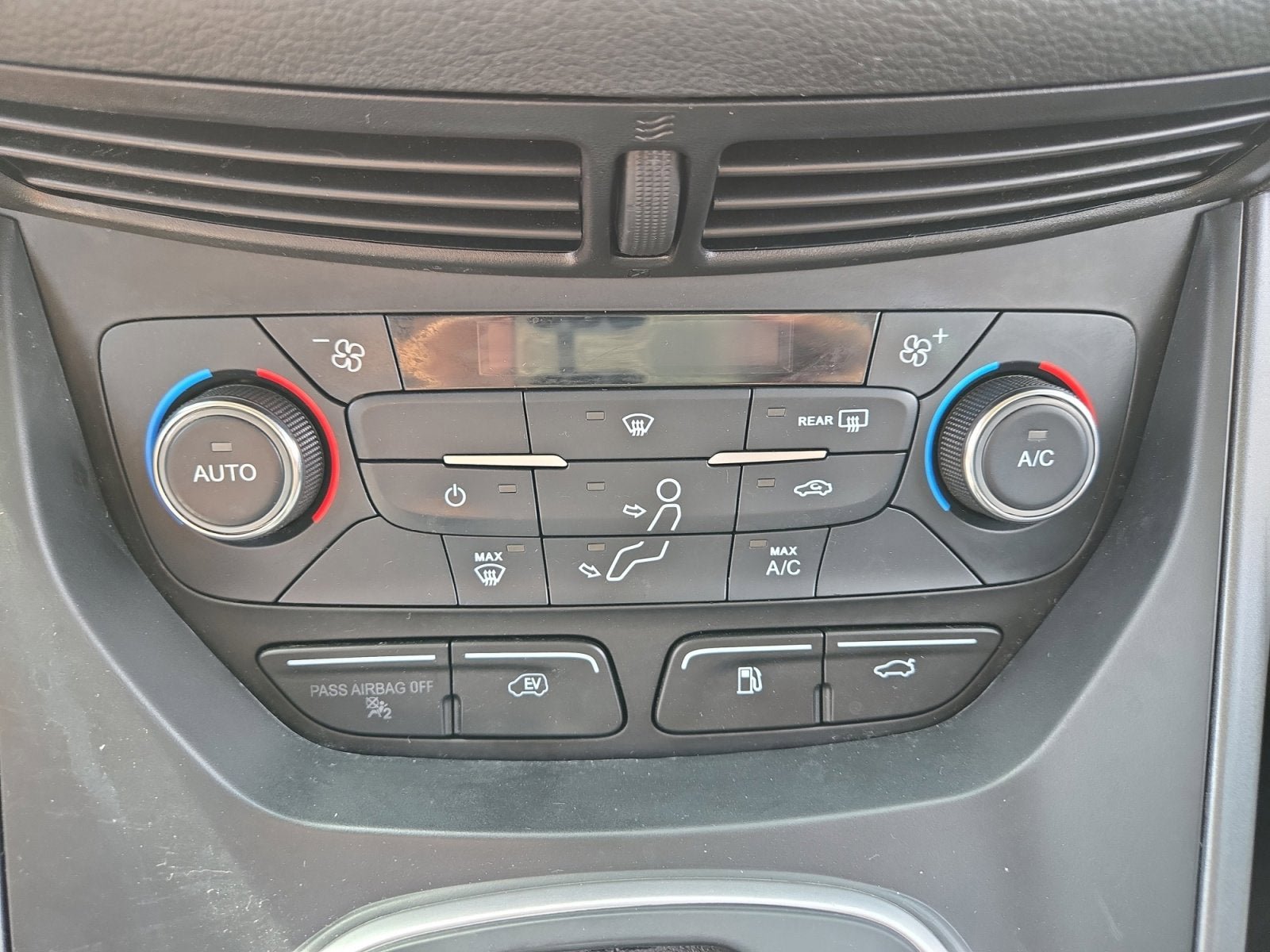 Used 2017 Ford C-MAX Energi SE w/ Equipment Group 401A FWD image 20