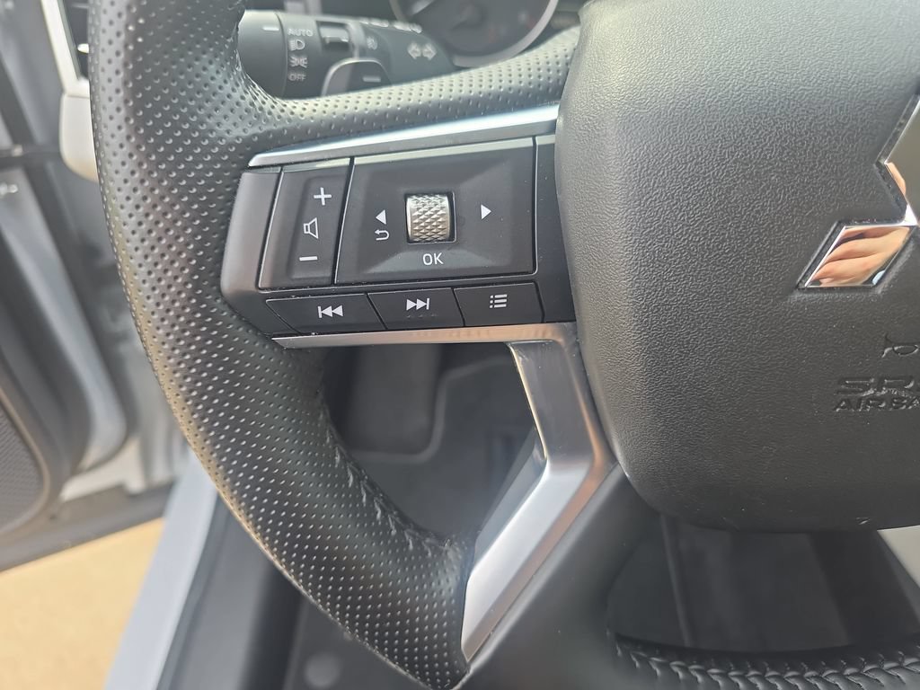Used 2025 Mitsubishi Outlander SE AWD/4WD image 18