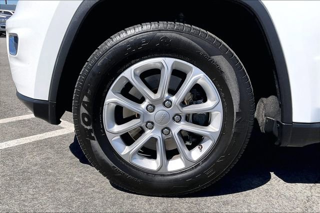 Used 2021 Jeep Grand Cherokee Laredo X image 8