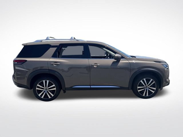 Used 2023 Nissan Pathfinder Platinum AWD/4WD image 9