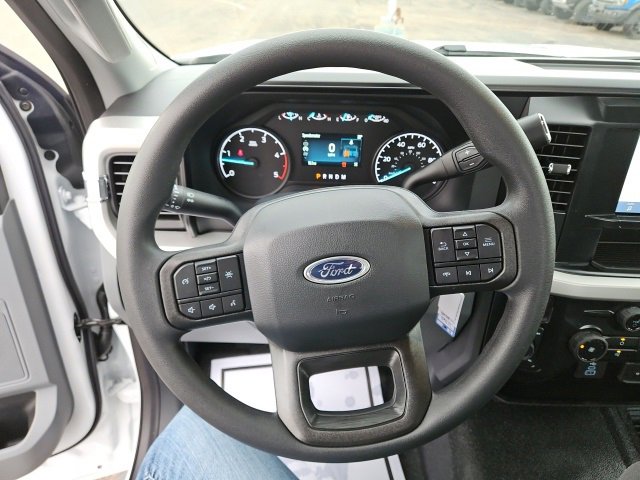 New 2025 Ford F550 4x4 Regular Cab Super Duty image 18