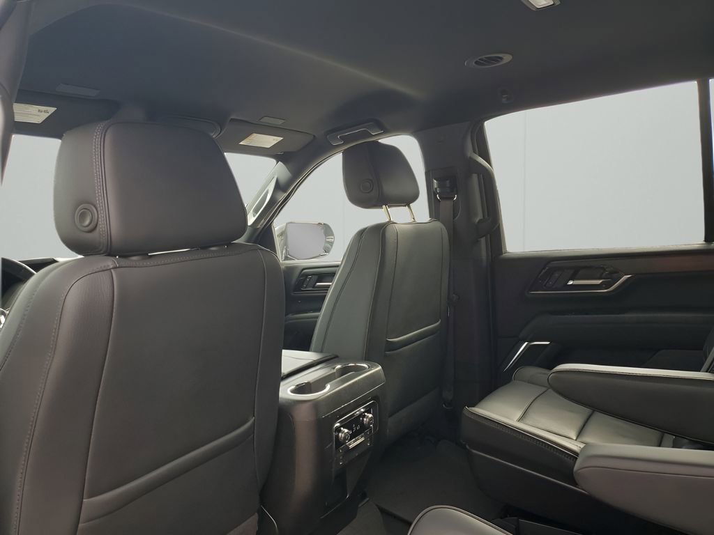 Used 2025 GMC Yukon Denali image 18