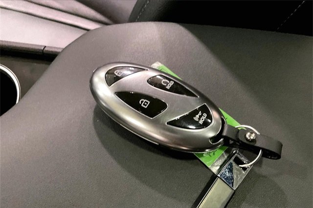 Used 2025 Hyundai Sonata Limited image 11