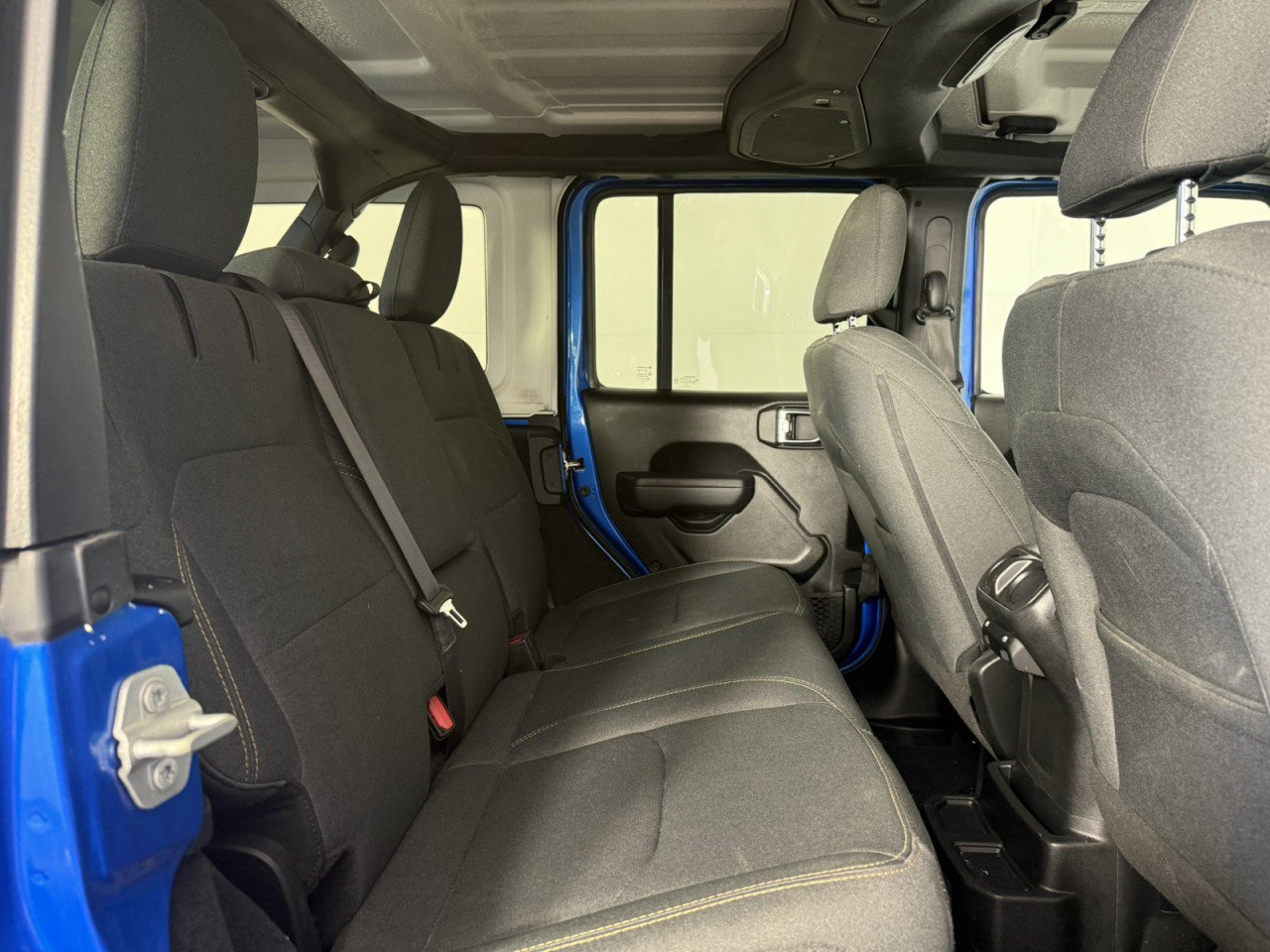 Used 2024 Jeep Wrangler Unlimited AWD/4WD image 13