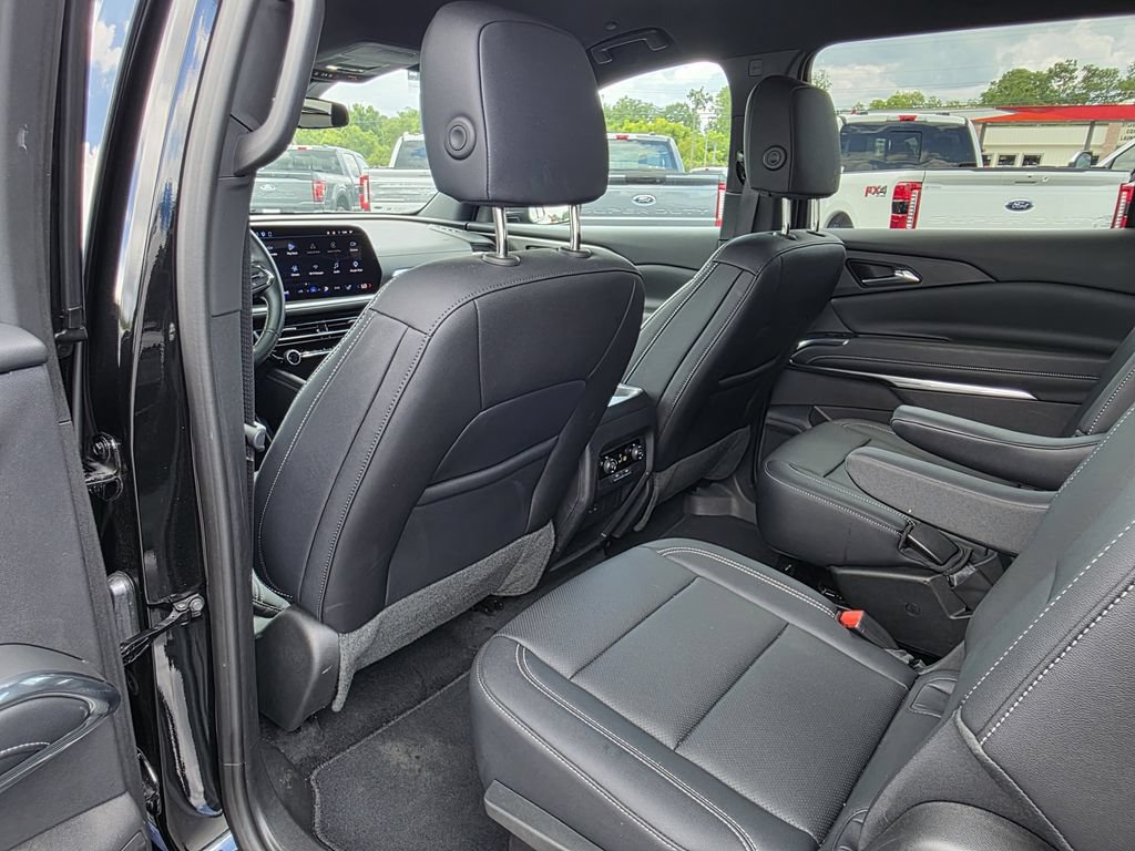 Used 2026 Chevrolet Traverse LT AWD/4WD image 14
