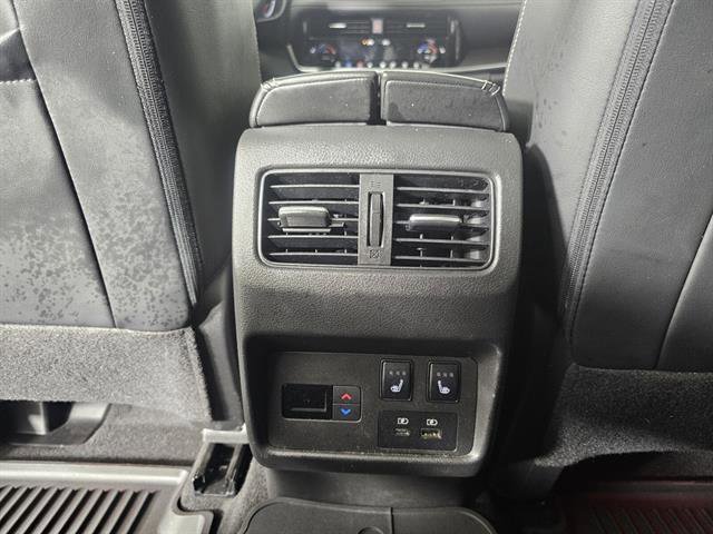 Used 2021 Nissan Rogue Platinum image 39