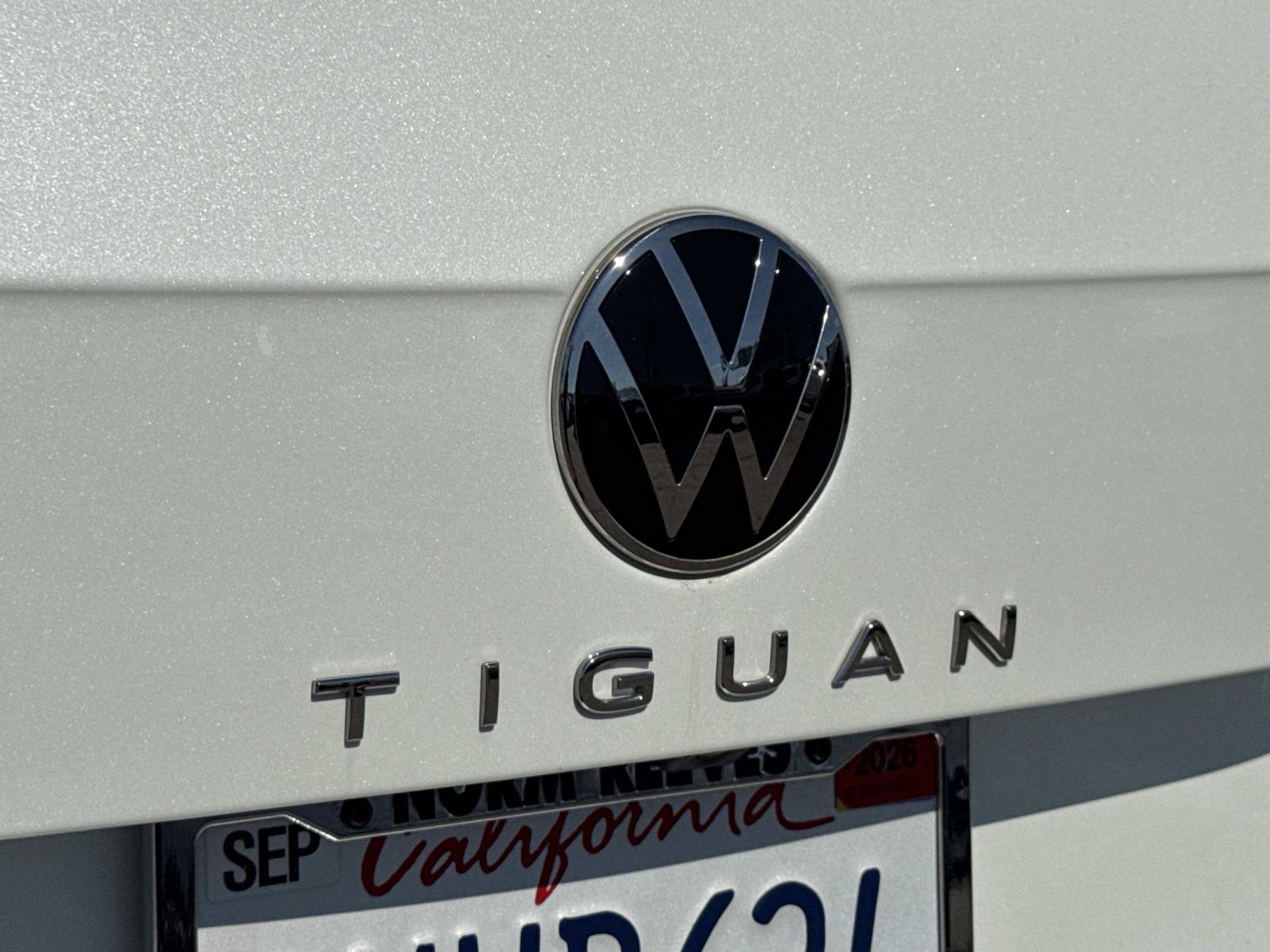 Certified 2023 Volkswagen Tiguan SE w/ Panoramic Sunroof Package FWD image 30