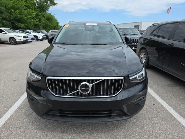 Used 2024 Volvo XC40 B5 Plus AWD/4WD image 8