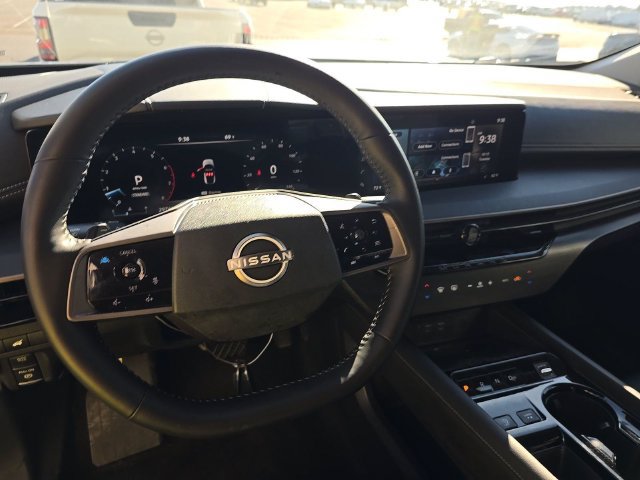 Used 2025 Nissan Murano SV FWD image 13