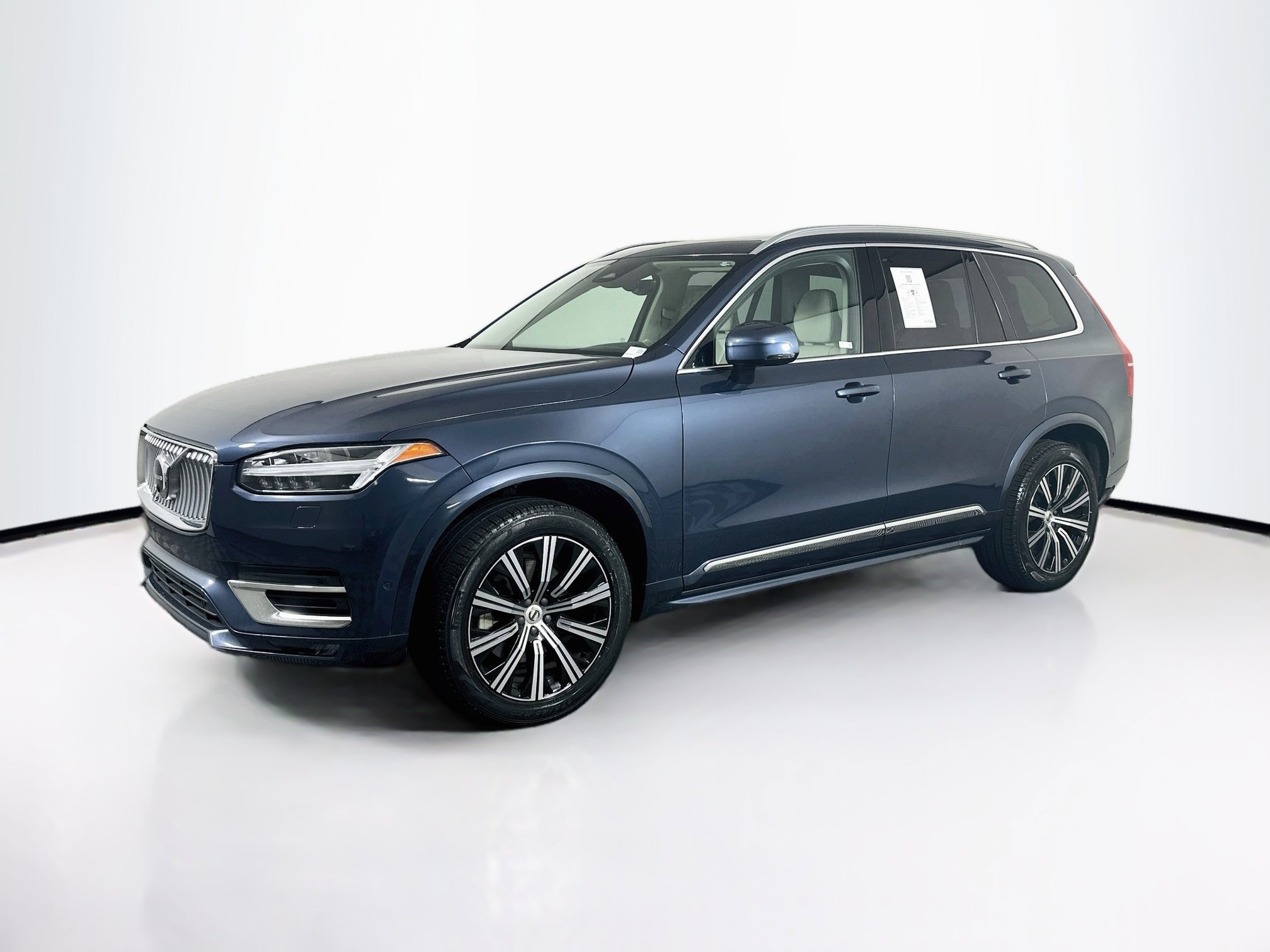 Used 2023 Volvo XC90 B6 Plus AWD/4WD image 3