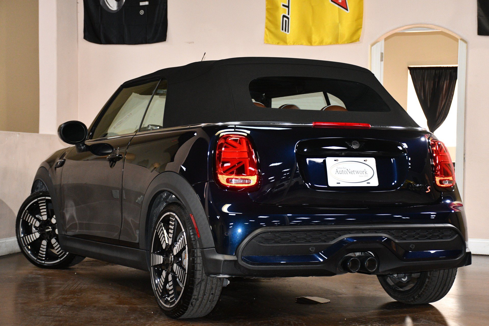 Used 2023 MINI Cooper S FWD image 6