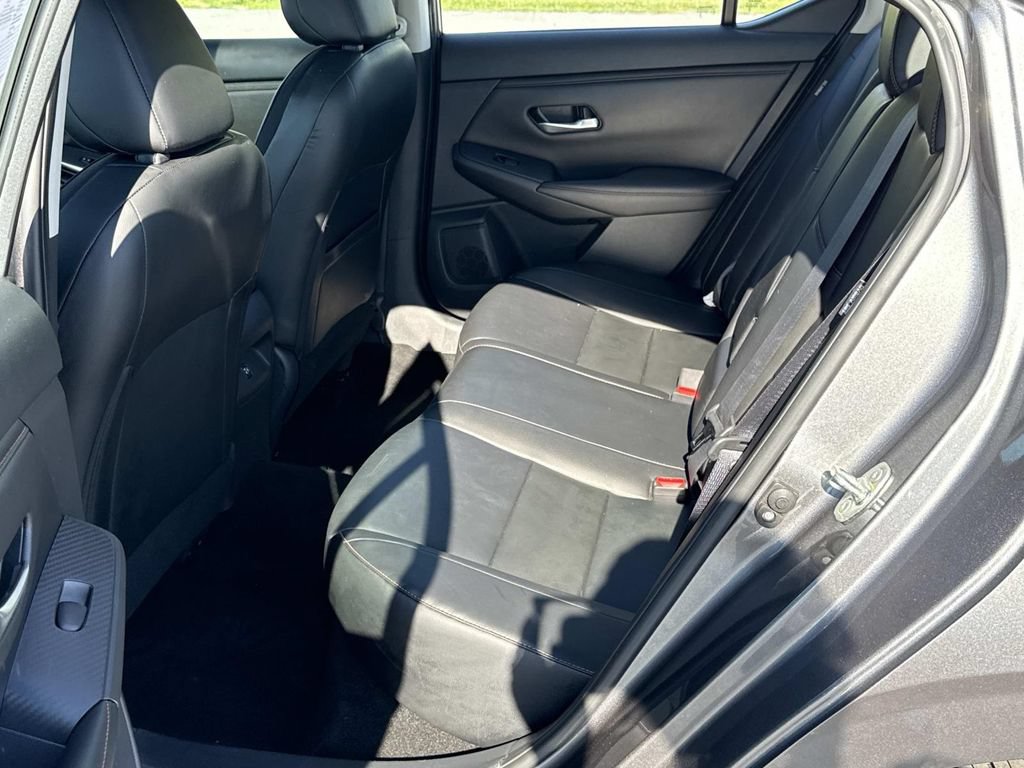 Used 2023 Nissan Sentra SR w/ SR Premium Package FWD image 23