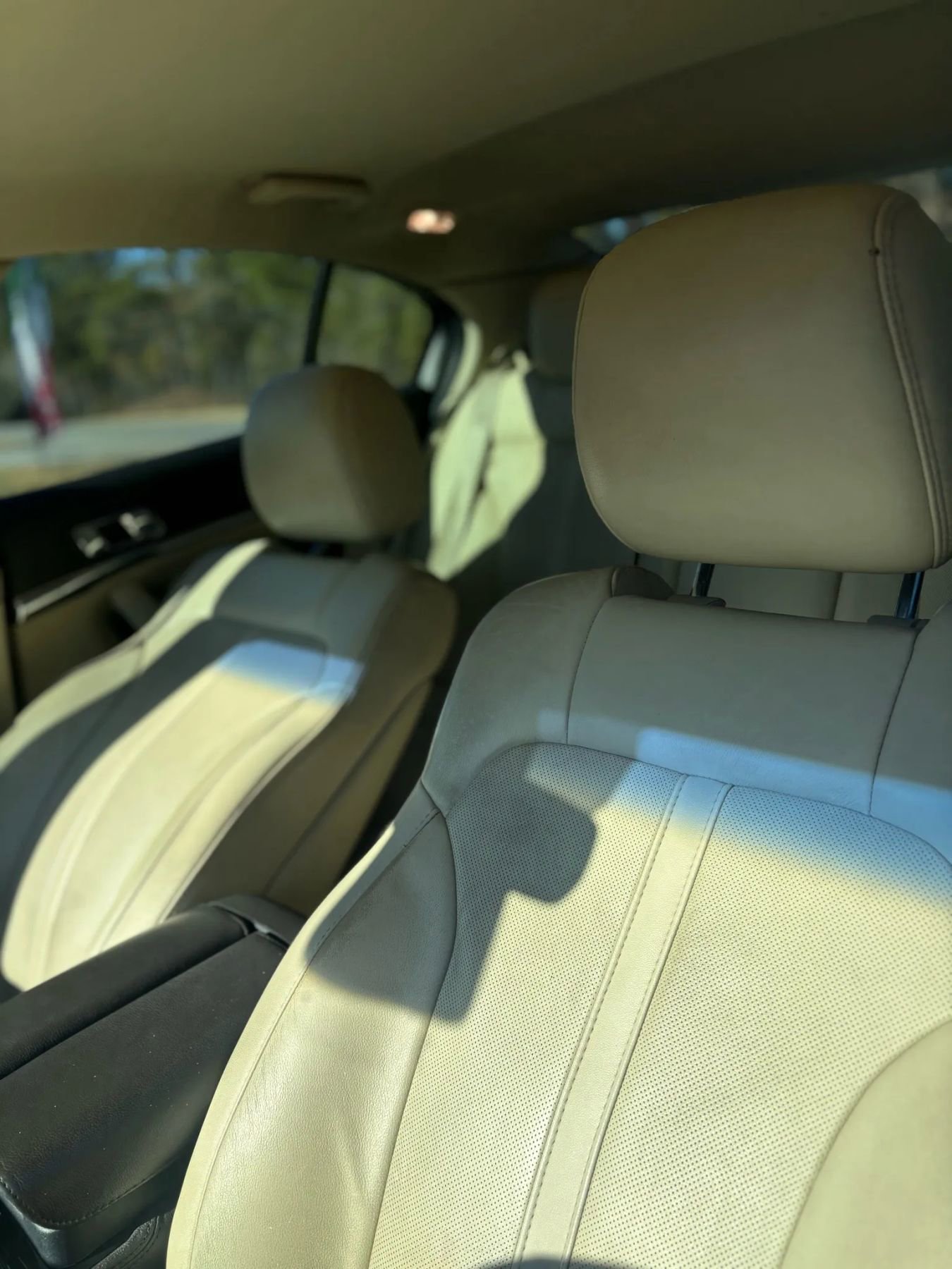 Used 2014 Lincoln MKS w/ Equipment Group 101A image 34