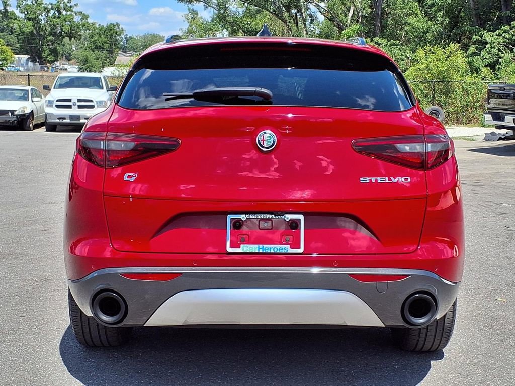 Used 2023 Alfa Romeo Stelvio Ti AWD/4WD image 6
