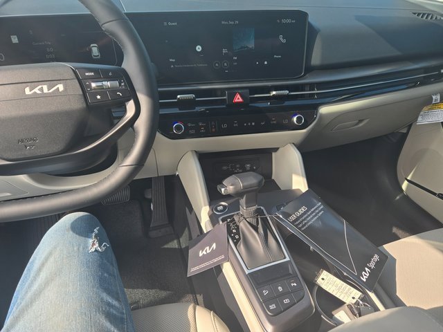 New 2026 Kia Sportage SX image 2