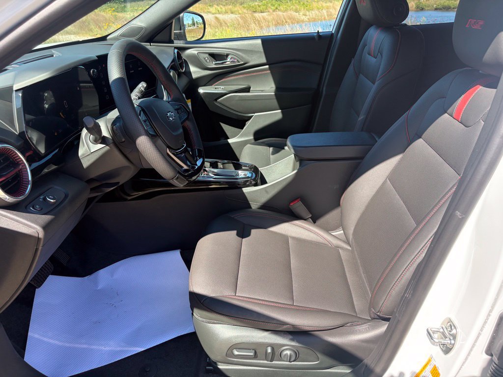 New 2026 Chevrolet Trax RS w/ Sunroof Package FWD image 15