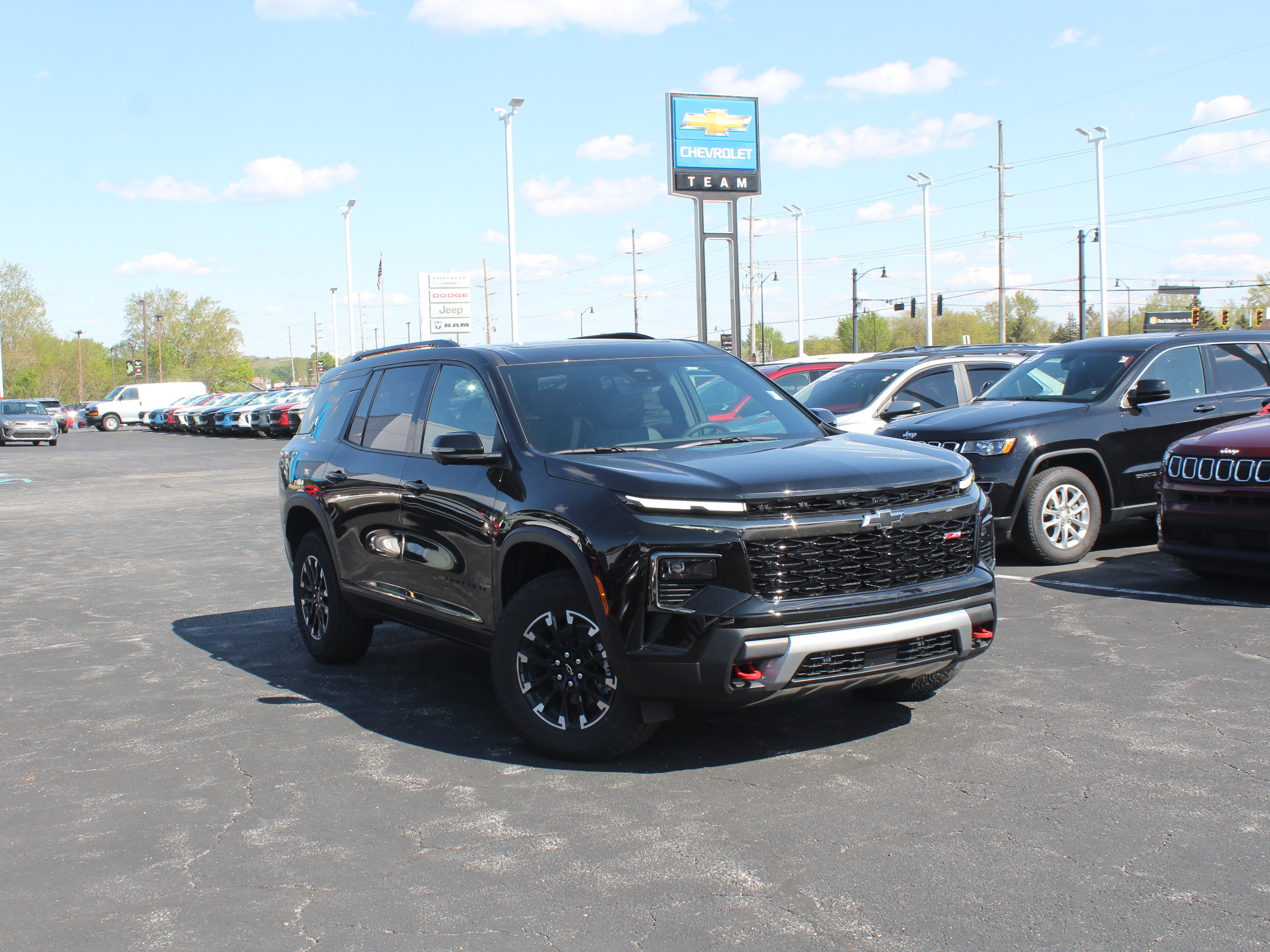 New 2026 Chevrolet Traverse Z71 w/ Driver Confidence Package AWD/4WD image 2